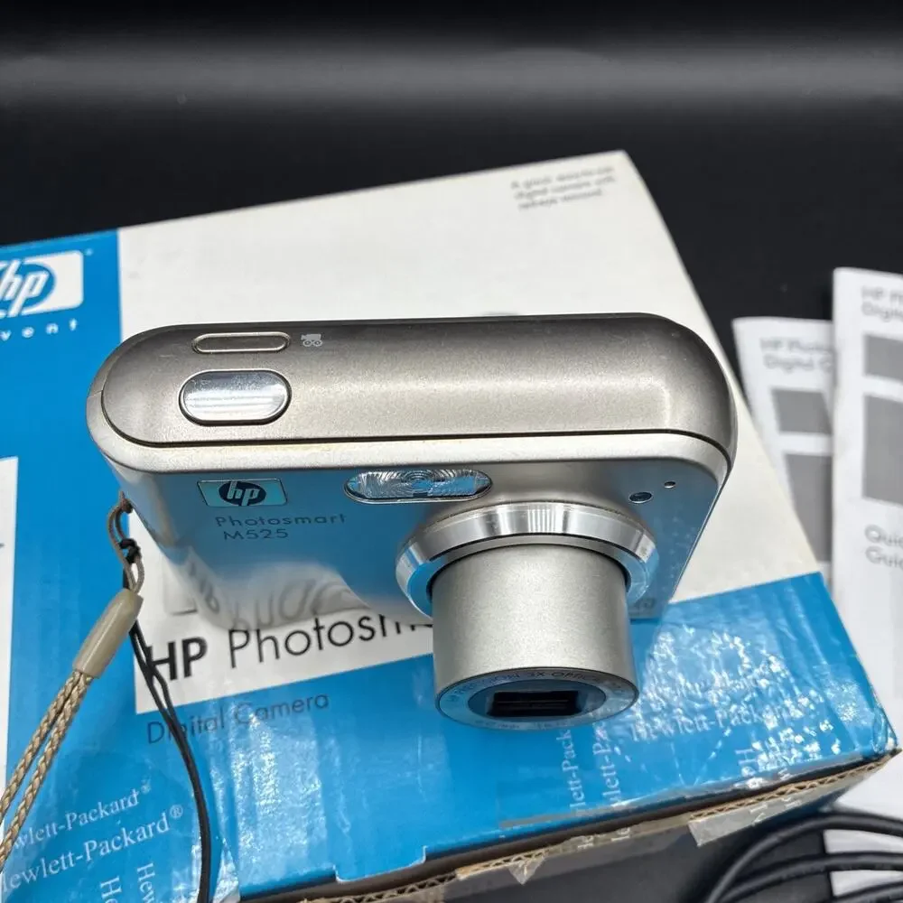 Vintage HP Photosmart M525 Digicam Silver 6.0 MP Digital Camera Retro 2006 Works